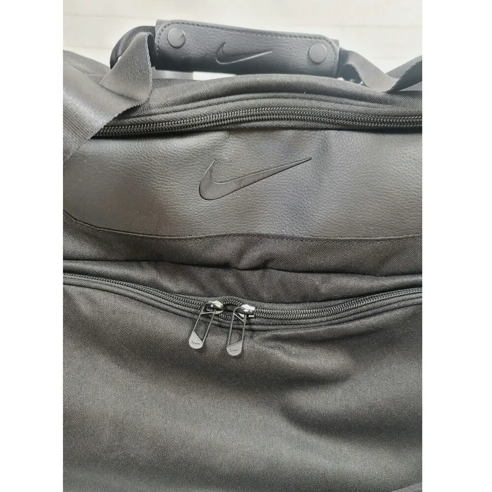 Nike Departure Duffle III in Black